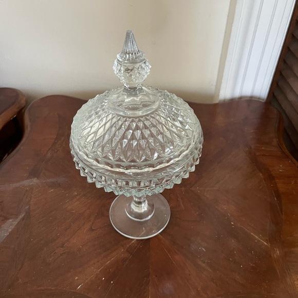 COPY - Vintage Indiana Diamond Cut Glass Pedestal Candy Dish With Cover - Picture 1 of 10